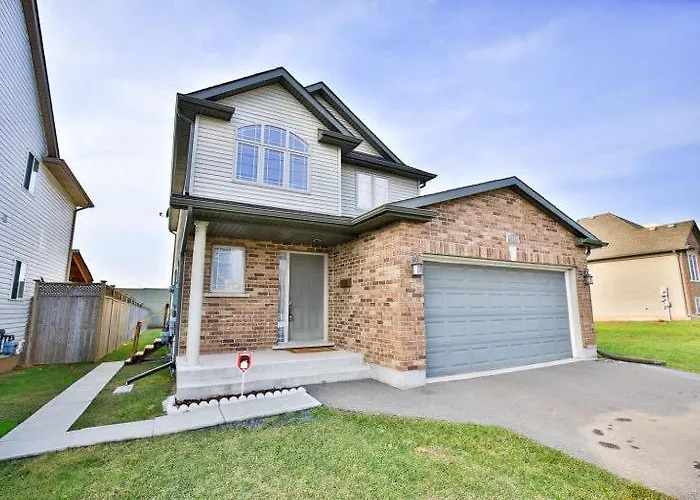 Beautiful Fallsview Home
