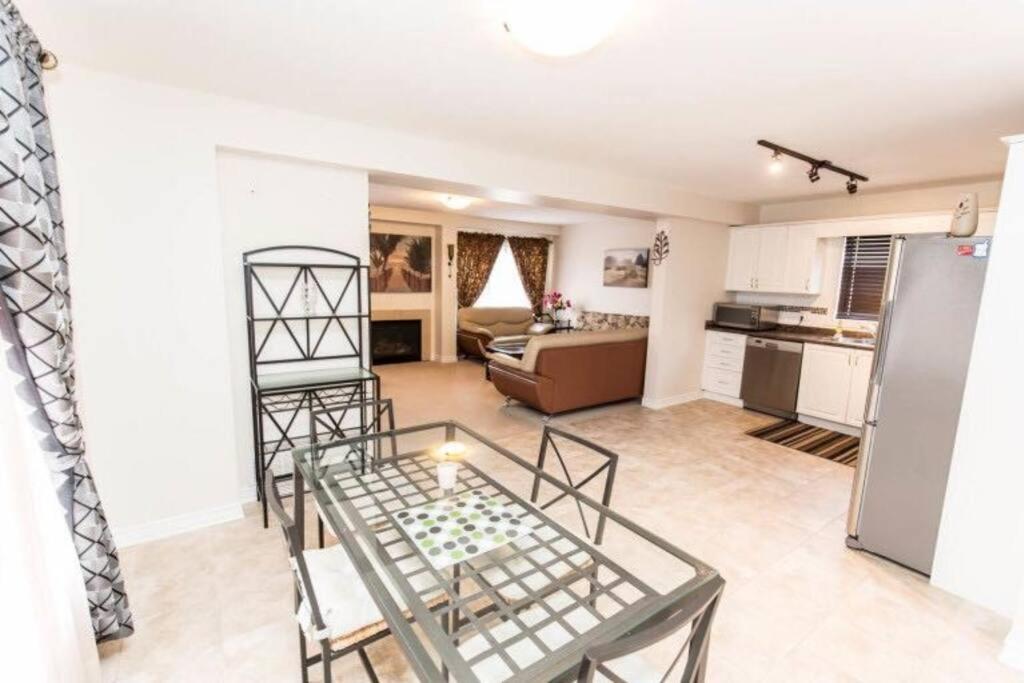 Beautiful Fallsview Holiday home *